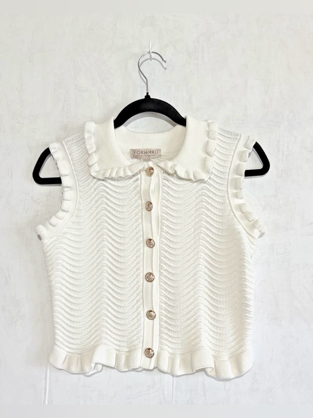 FORWARD YOUNG CONTEMPORARY Ruffle Edge Wavy Knit Women's Top Size Small, White